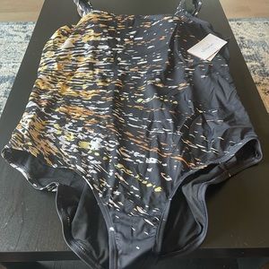 Scoopneck, cross back one piece swimsuit